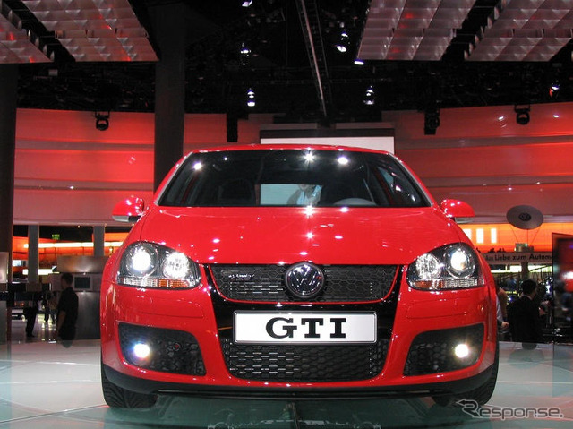 【フランクフルトショー2003写真蔵】これが第5世代のGTIだ…VW『ゴルフ』