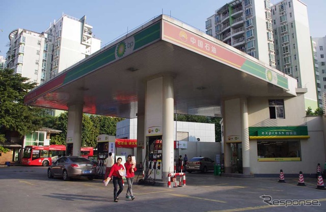 レギュラーガソリンは約7元(87円)