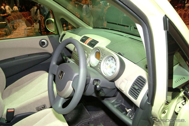 【新型ホンダ『ライフ』発表】「やさしさ」で機能を包むインテリア
