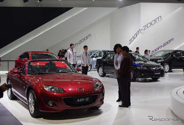 ロードスター、MPV、CX-7は日本から輸入している