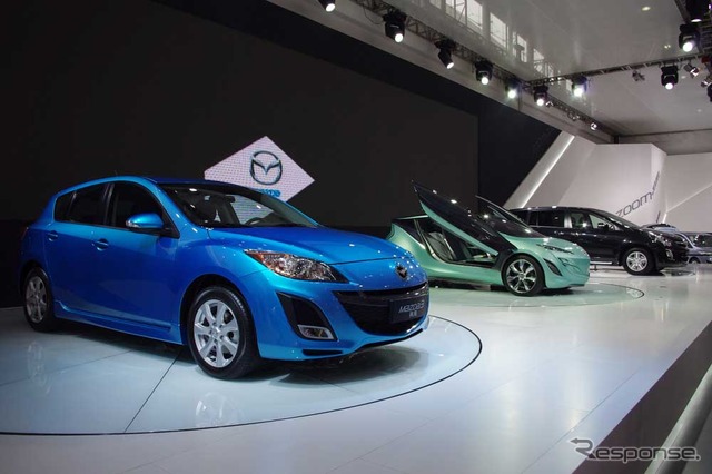 マツダ3は新型と初代を併売する