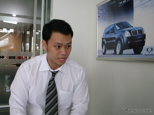 「エンジンはメルセデスと同等」と強調する営業担当者