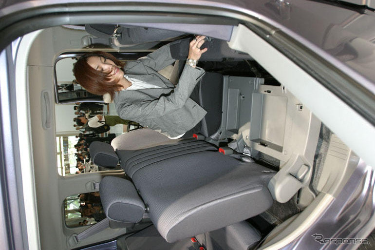 【日産『キューブ・キュービック』発表】いいイミでただ「のばしただけ」なんです。