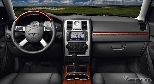 300C 3.5モデルに左ハンドル仕様