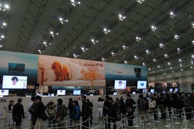 【Nintendo World 2011】いよいよ開幕!3DSの初体験に1000人以上の行列 【Nintendo World 2011】いよいよ開幕!3DSの初体験に1000人以上の行列