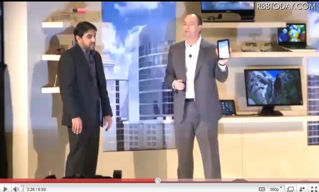 「GALAXY Tab」のWi-Fi版が第1四半期にリリース。左がOmar Khan氏 「GALAXY Tab」のWi-Fi版が第1四半期にリリース。左がOmar Khan氏