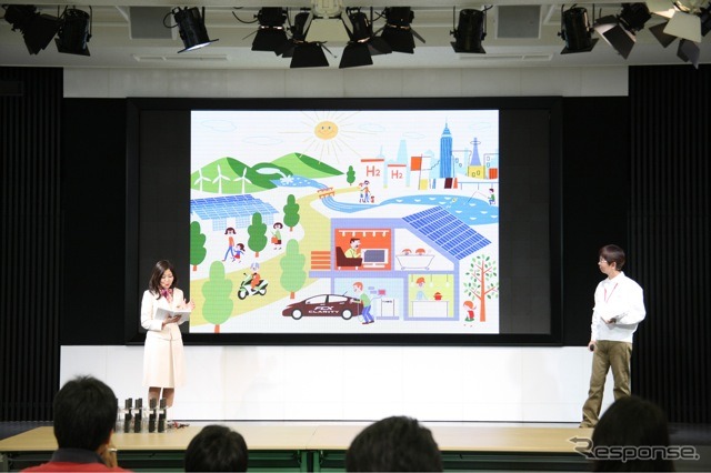 燃料電池電気自動車教室の様子