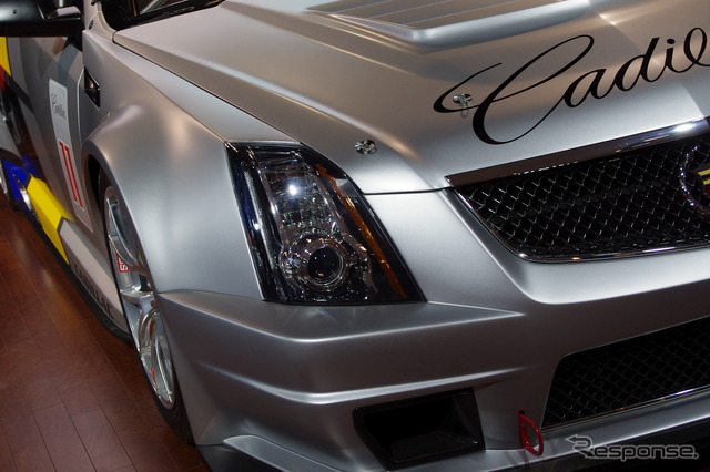 キャデラック CTS-V レーシングカー