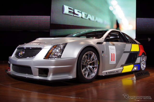 キャデラック CTS-V レーシングカー