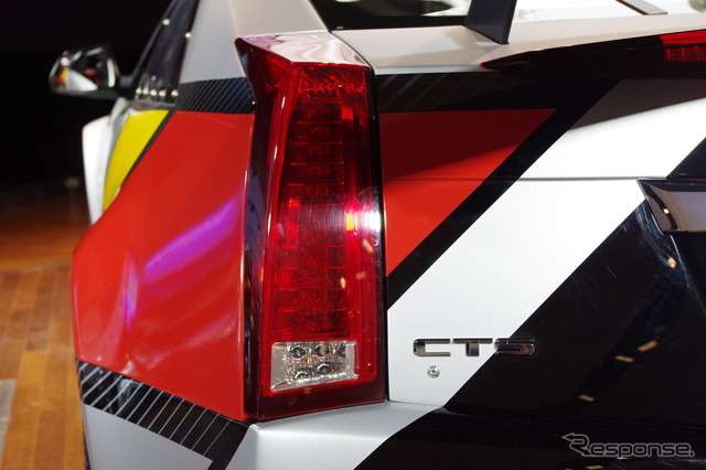 キャデラック CTS-V レーシングカー