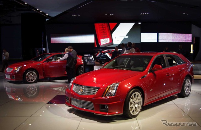 キャデラック CTS-V レーシングカー