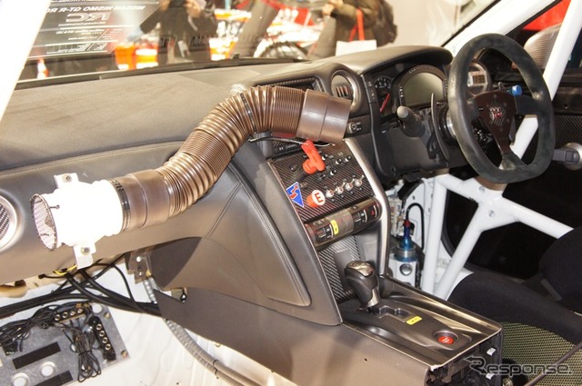 NISMO、レース専用車両「GT-R RC」を発売