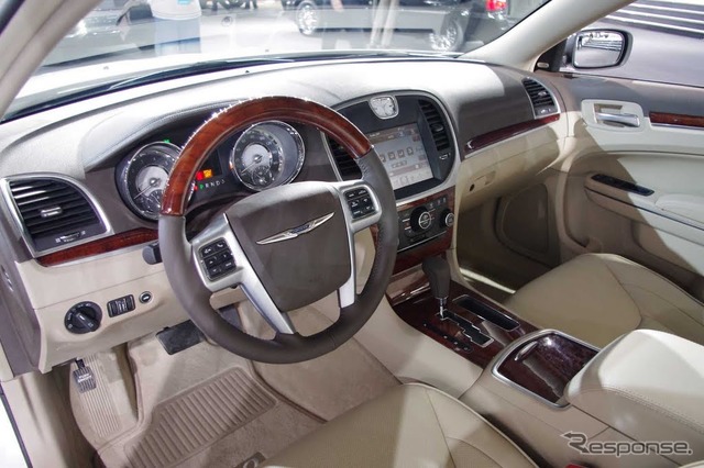 クライスラー300新型