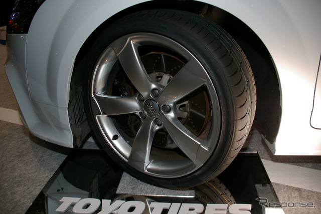トーヨータイヤ ブース
