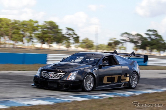 CTS-Vクーペのレースカー