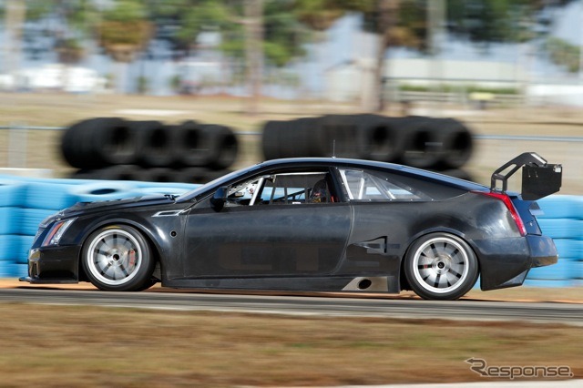 CTS-Vクーペのレースカー