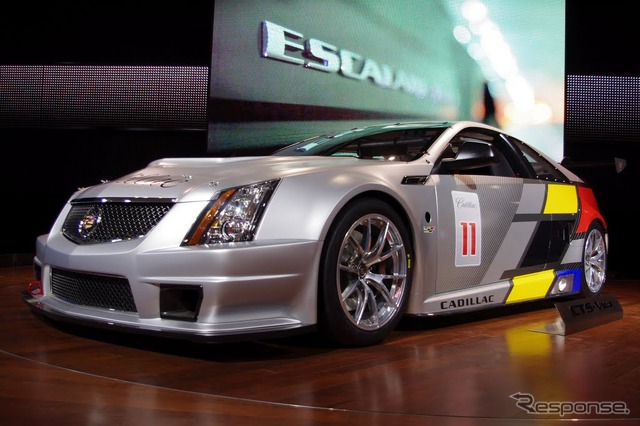CTS-Vクーペのレースカー