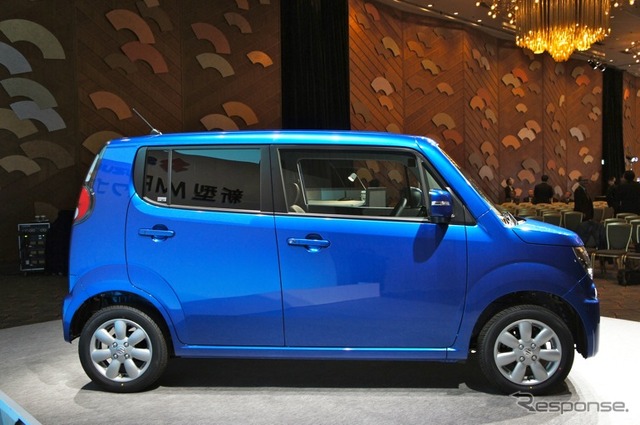 MRワゴン 新型モデルは個性的デザインと広い室内空間が特徴