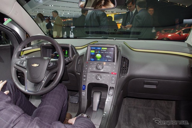 先進的なインターフェイスを取り入れた車内