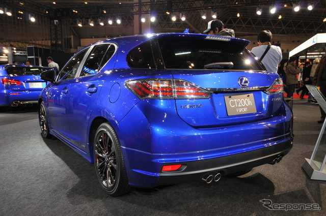 レクサス CT200h Fスポーツ