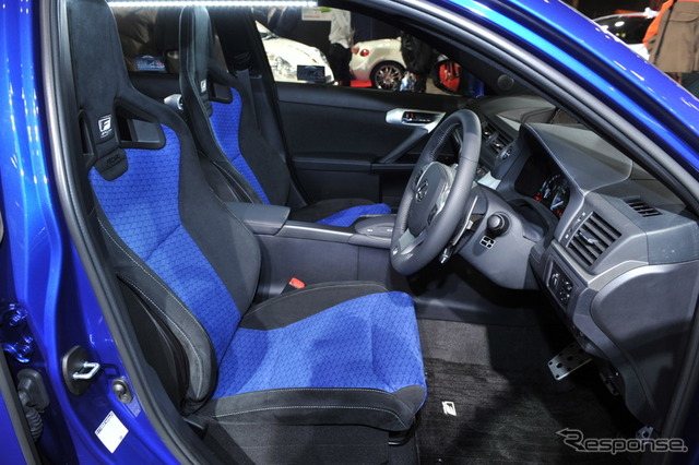レクサス CT200h Fスポーツ