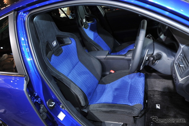 レクサス CT200h Fスポーツ