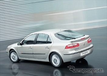 【パリ・ショー出品車】これがうわさの次期日産『プリメーラ』か