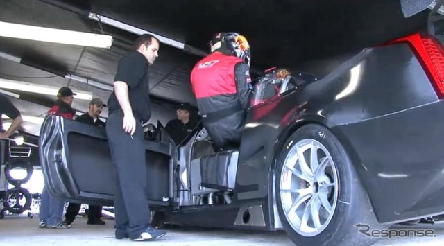CTS-Vクーペ レース仕様車のサーキット初テスト 動画キャプチャ