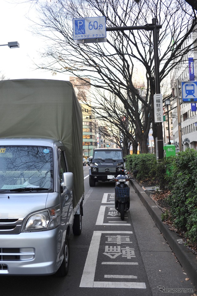 四輪車の駐車に押され、利用者も少ない 撮影=中島みなみ