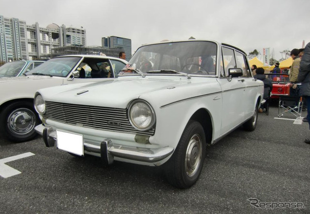 非常に珍しいシムカ1500。クライスラーに買収されたフランスのブランド。1950年代から60年代にかけて、新車が日本にも輸入されていた