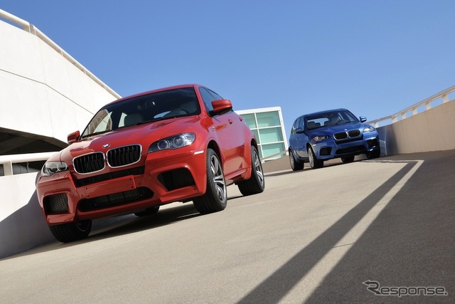 X5M（青）とX6M（赤）