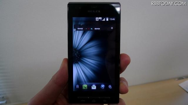 「REGZA Phone IS04」ブラック 「REGZA Phone IS04」ブラック