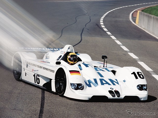 BMWの走りは芸術だ!---アートカーが実戦デビュー