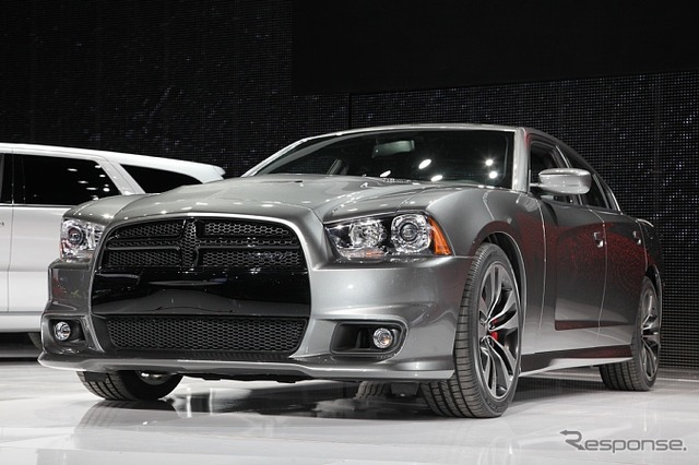 ダッジ・チャージャーSRT8