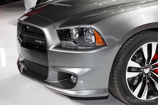ダッジ・チャージャーSRT8