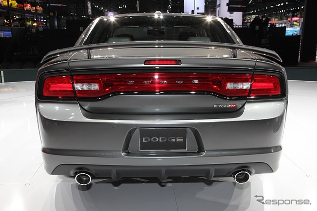 ダッジ・チャージャーSRT8