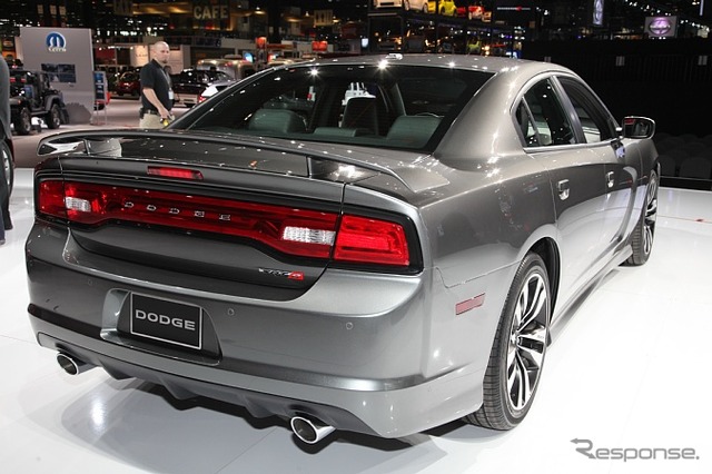 ダッジ・チャージャーSRT8
