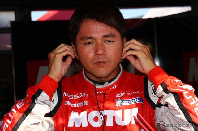SUPER GT 本山哲選手
