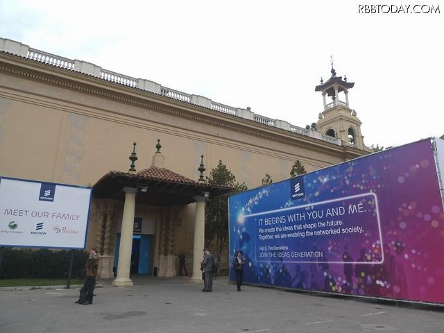 ソニー・エリクソンは一つのホール(Hall 6)の大半を占める形で展示 ソニー・エリクソンは一つのホール(Hall 6)の大半を占める形で展示