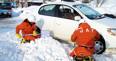 雪上救援研修のようす