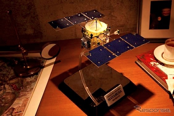 大人の超合金小惑星探査機はやぶさ