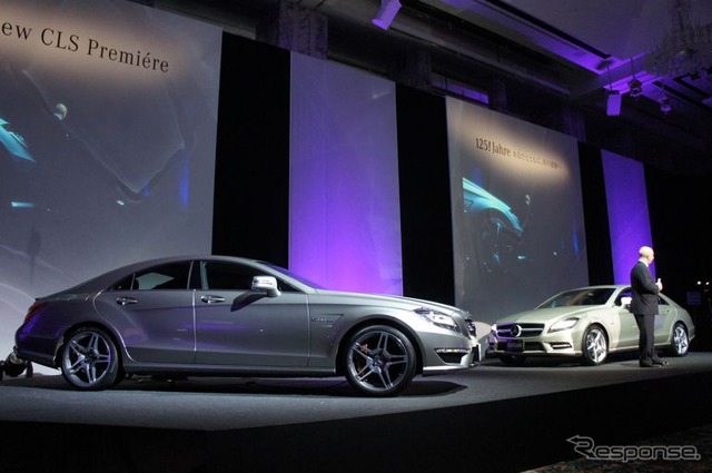 4ドアクーペのCLS、新開発の直噴エンジンを搭載、アイドリングストップ機能などの採用により環境性能を向上させた。