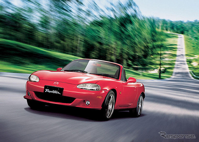 【東京ショー2003】マツダの「約束」---ロードスター、RX-8、アクセラ