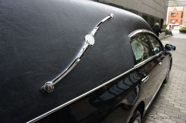 霊柩車…“おくりぐるま”ミツオカリムジン Type 4