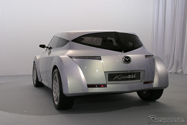 【東京ショー2003出品車】マツダ『クサビ』はスーパーチャージャー搭載