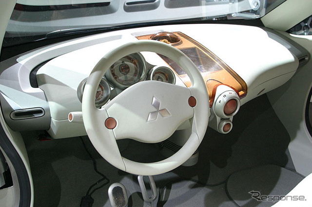 【東京ショー2003出品車】三菱『CZ2カブリオレ』のオシャレ