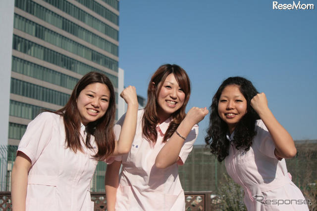 名古屋の看護学校の女性3人組