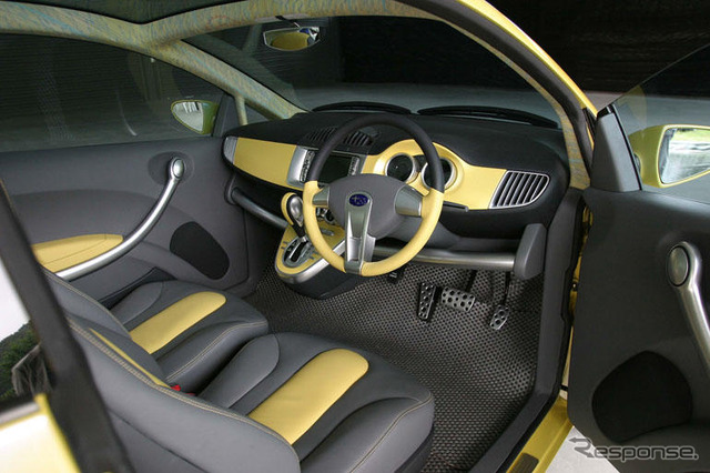 【東京ショー2003出品車】ニューコンパクトの理想形---スバル『R1e』