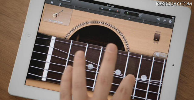 iPad用の「GarageBand」。画面にタッチしてバーチャルなチョーキングも! iPad用の「GarageBand」。画面にタッチしてバーチャルなチョーキングも!