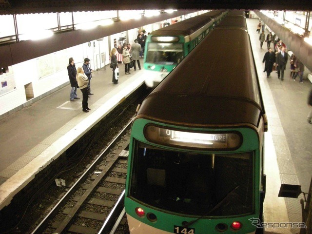 今後、ホームドアの設置は他の路線でも進められてゆくだろう